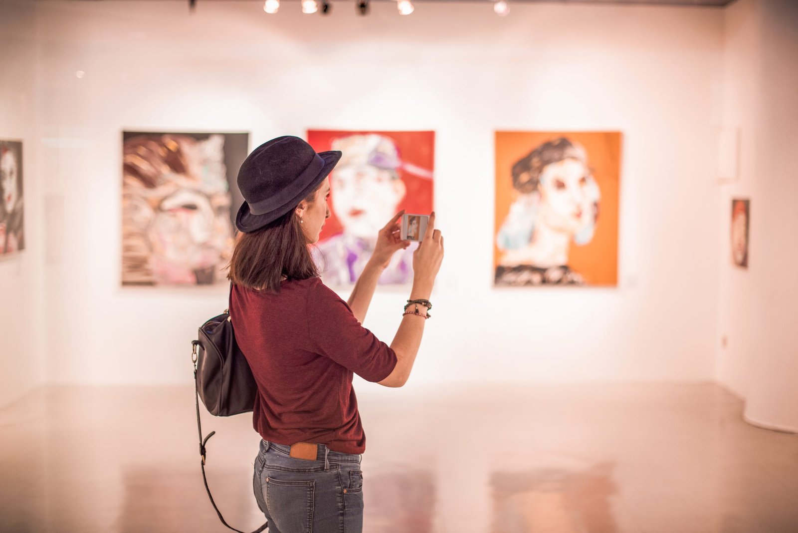 Woman,Visiting,Art,Gallery,Lifestyle,Concept