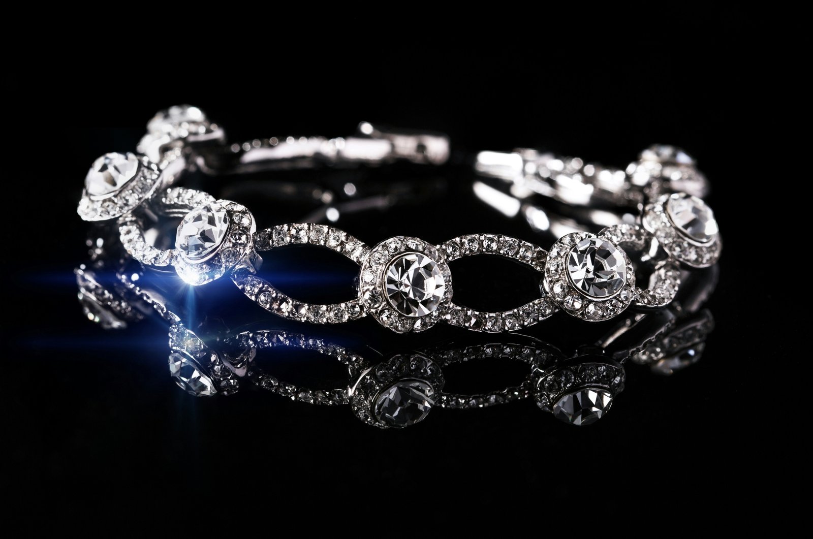 fine jewelry di lusso per clienti UHNW — diamanti e gioielli selezionati Elite Luxury Real Estate