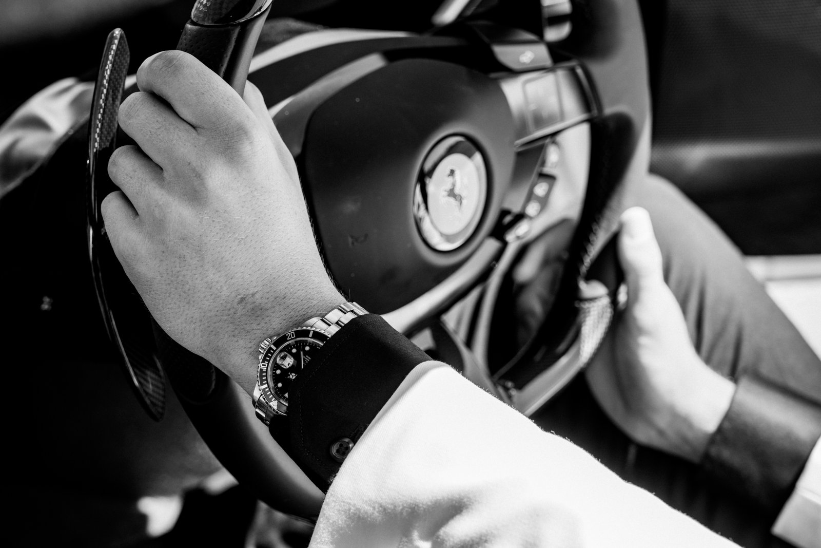 orologio di lusso al polso — selezione Time & Jewels Elite Luxury Real Estate